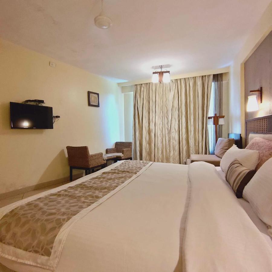 Silverador Resort Thane Exterior foto